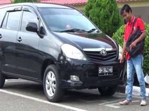 Pasca di Non Jobkan Ex Kadis Gunakan Mobnas Dengan Mengganti Plat Merah Menjadi Hitam