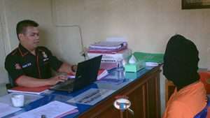 Tak Kuat Menahan Sahwat  ,Tersangaka Hn Nekat Perkosa Istri Tetangga