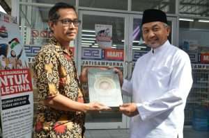 WAWALI AHMAD SYAIKHU RESMIKAN 212 MART JATISAMPURNA