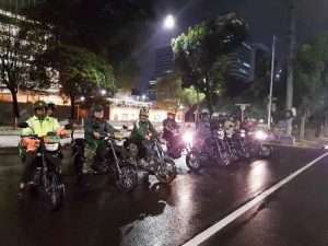 LAGI TIM PATROLI KODIM PUSAT BUBARKAN BALAP LIAR DI SEPUTARAN ISTANA