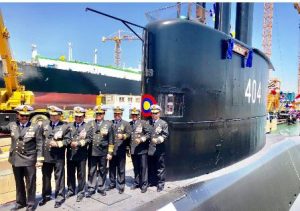 PANGLIMA TNI SERAHKAN KRI ARDADEDALI-404 KE TNI AL