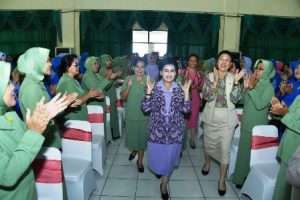 KETUM DHARMA PERTIWI: KEHARMONISAN KELUARGA  BENTUK DUKUNGAN ISTRI PRAJURIT TNI