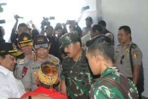 DEDENG WARGA DESA KALIAU : TERIMA KASIH BAPAK PANGLIMA TENTARA NASIONAL INDONESIA DAN BAPAK POLISI