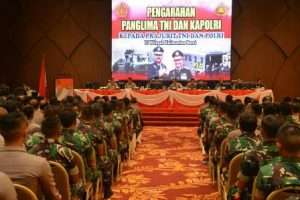 2700 PERSONEL TNI-POLRI MENERIMA PENGARAHAN DARI PANGLIMA TNI DAN KAPOLRI, DI KALIMANTAN BARAT