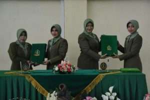 DUA KETUA PERSIT KARTIKA CHANDRA KIRANA DILANTIK OLEH KETUA PERSIT KARTIKA CHANDRA KIRANA DAERAH XII/TANJUNGPURA DI KALBAR