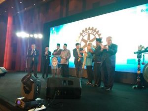 KIAI SAID : MEMBANTU TAK HARUS PILIH PILIH AGAMA ATAU GOLONGAN