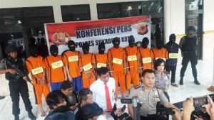 POLRES SUKABUMI KOTA GELAR KONPERENSI PERS PENGUNGKAPAN KASUS CURANMOR, GENK MOTOR & SAJAM