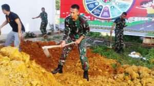 SATGAS PAMTAS RI-MALAYSIA YONIF 320/BP, CIPTAKAN LINGKUNGAN ASRI, BERSIH DAN SEHAT