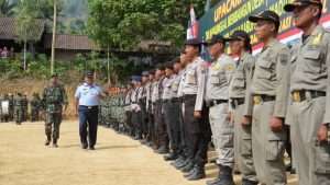 DANDEPOHAR 20 PIMPIN UPACARA PENUTUPAN TMMD Ke 102 KODIM 0803/MADIUN