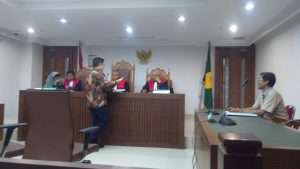 PENGGUGAT DEWAN PERS SERAHKAN BUKTI KE MAJELIS HAKIM PENGADILAN NEGERI JAKARTA PUSAT