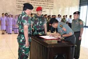 PANGLIMA TNI PIMPIN SERTIJAB DANDENMA MABES TNI