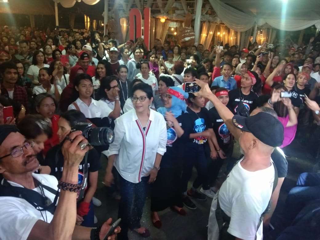 Sally Latuheru Saat MALUKU MEMANGGIL Satukan Hati Bawa Damai, Melalui Seni dan Lagu : Pilih JOKOWI