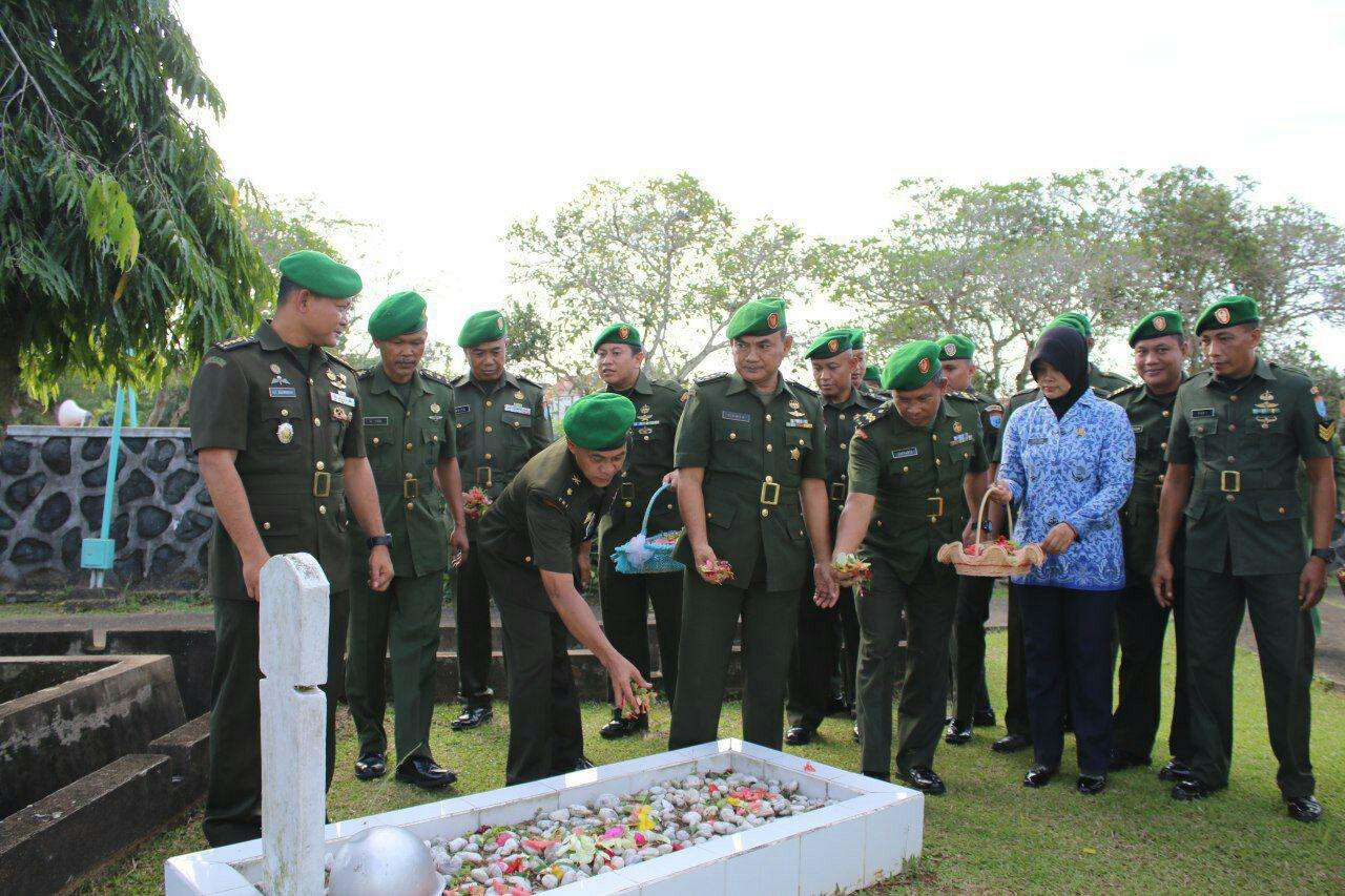 Lestarikan Nilai dan Semangat Perjuangan, Pendam XII/Tpr Gelar Ziarah dan Tabur Bunga