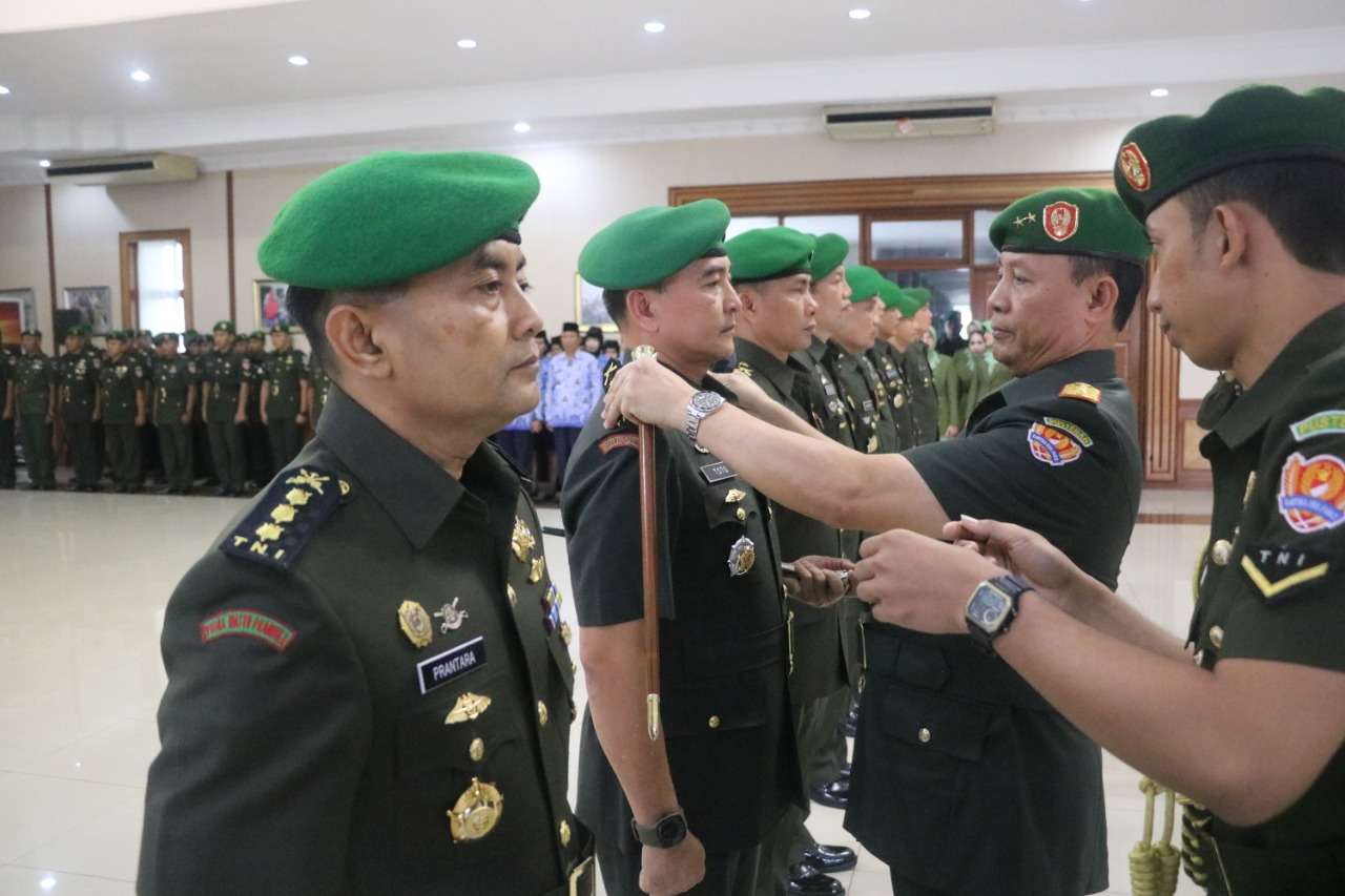 DANPUSTERAD Pimpin Sertijab Beberapa Pejabat Penting