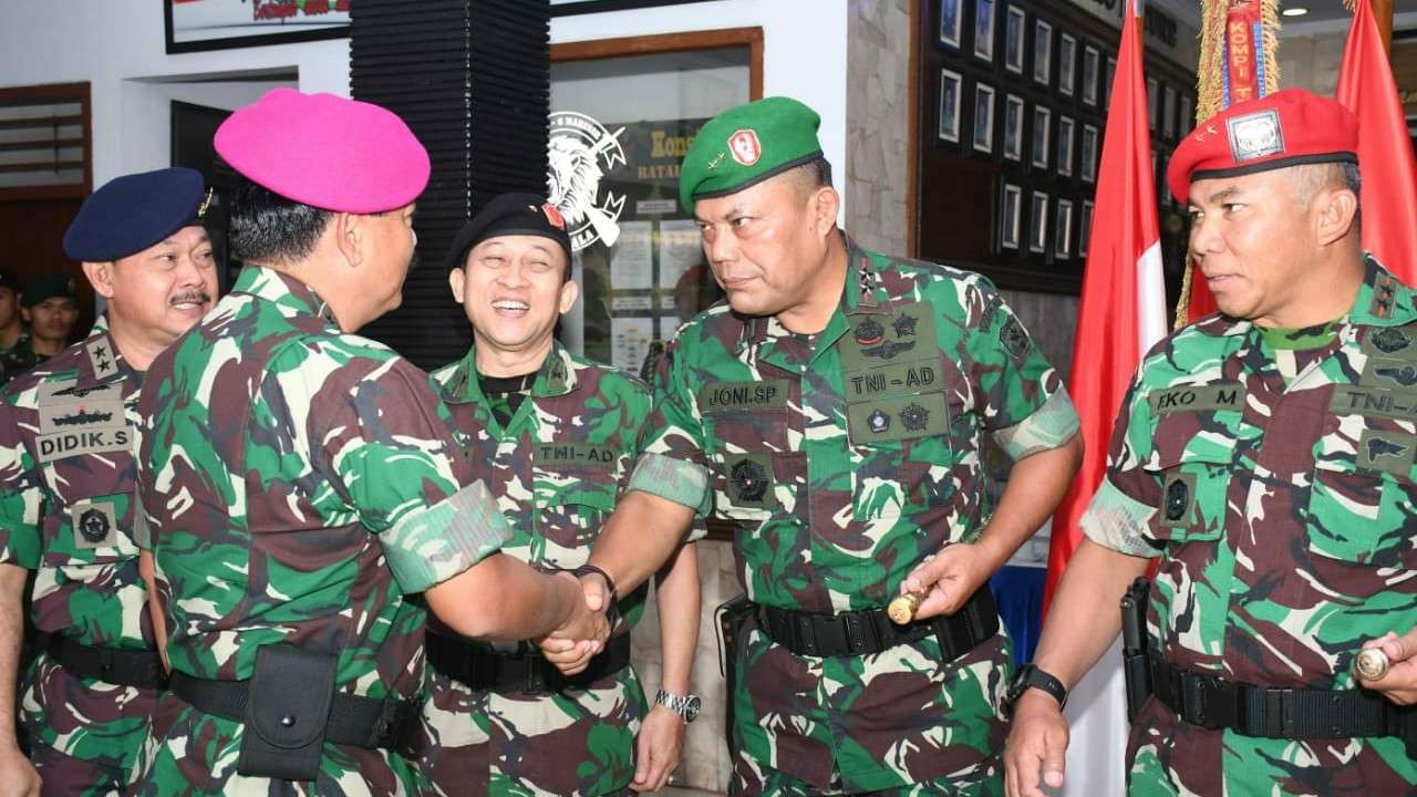 Pangdam Jaya Dampingi Panglima TNI  Memimpin Apel Bersama 1.700 Prajurit Korps Marinir