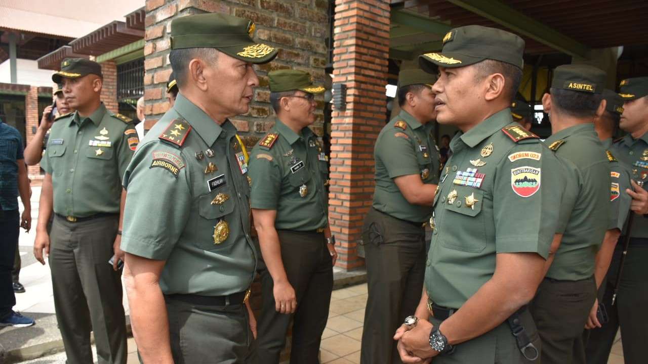 Danrem 023/KS Dampingi Pangdam I/BB Rakor Kelestarian Lingkungan Danau Toba di Balige