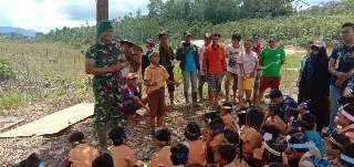 Babinsa Bangun Kebersamaan di Daerah Perbatasan