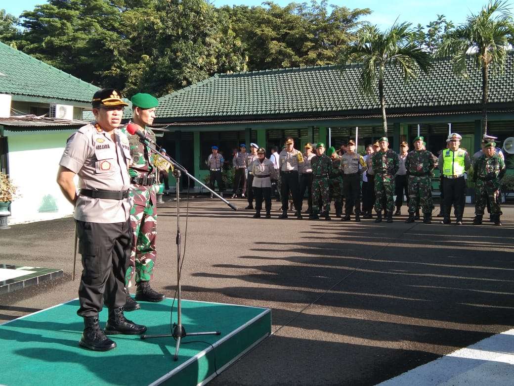 Kapolrestro Bacakan Amanat Kasad pada Upacara Bendera Di Makodim 0506/Tgr