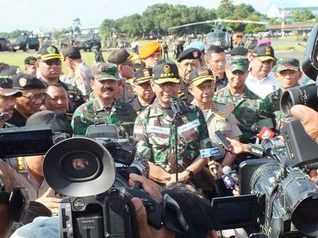 Menkopolhukam pimpin Apel Kesiapan TNI-POLRI dan Komponen bangsa lainnya di Lanud Halim Perdanakusuma, Jaktim