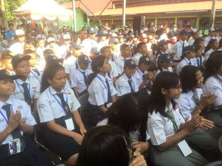 Presiden Bagikan 2.000 KIP kepada Siswa di Tobasa