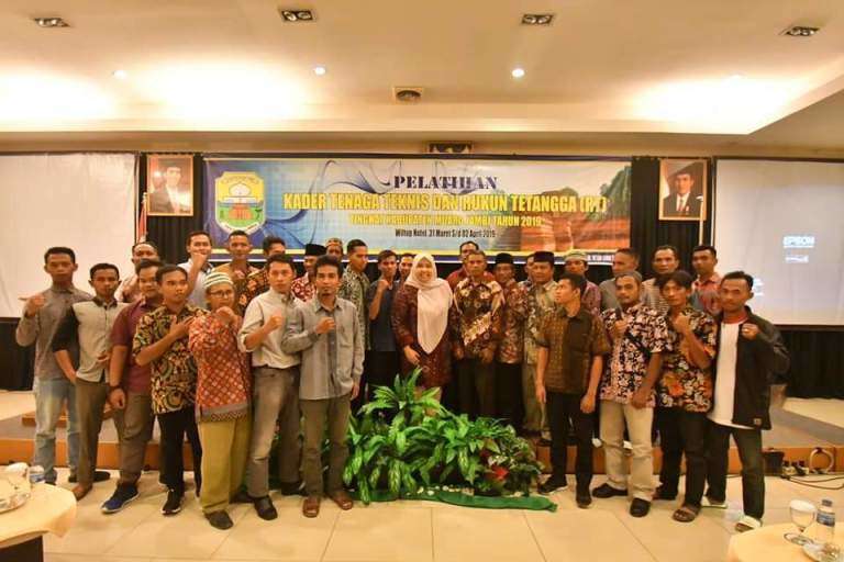 Bupati Hj.Masnah Busro Membuka Acara Pelatihan Kader Tenaga Teknis Desa dan RT