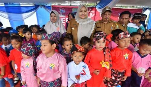 Bupati Masnah Hadiri Hari Anak Nasional di Sungai Bahar