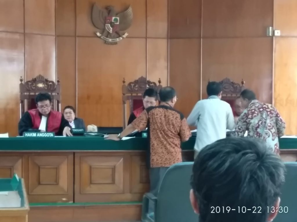 Hingga Gugatan Diajukan Tergugat Tidak Pernah Menerima Alat Berat Excavator