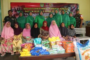 Persit KCK Cabang XXV Kodim 0614/Kota Cirebon Gelar Baksos