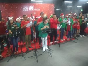 Kemeriahan Natal Christmas Carol di Ruang Publik
