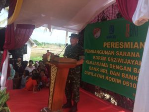 Bersama Forkopimda dan Stakeholder, Danrem 052/Wijayakrama Resmikan Pembangunan Sarana Air Bersih