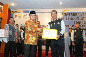 Gubernur Berikan Bonus Guna Memotivasi Atlet Jambi