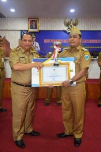 Gubernur Ajak Seluruh Camat Tingkatkan Pelayanan Publik