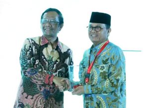 Fachrori Dianugerahi Penghargaan Pembina Kabupaten Dan Kota Peduli HAM