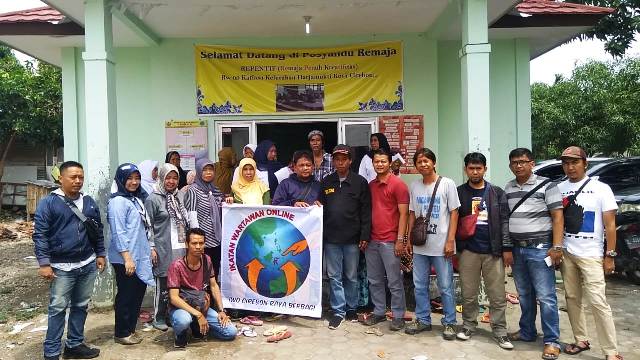 Bagikan Sembako, YANU Jakarta Menggandeng IWO Cirebon Raya