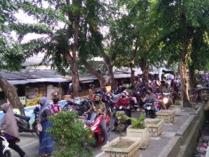 Petugas Gabungan Usir Pedagang dan Parkir Dari Jalan Serdang Kecamatan Kemayoran Jakpus