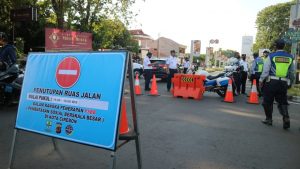 Masih Banyak Kerumunan Massa Saat PSBB, Kota Cirebon Tutup Sejumlah Ruas Jalan