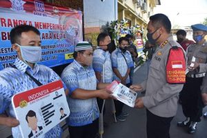 Peringati Hari Bhayangkara ke -74, Polresta Cirebon Berikan SIM D Gratis Kepada Penyandang Difabel