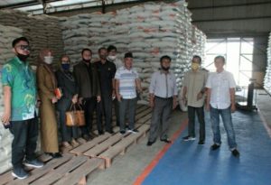 Komisi II DPRD Lampura Sidak ke Gudang Bulog