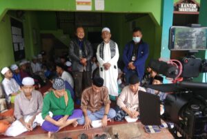 Koperasi FWJ BEKASI bersama Donatur Gelar “Jum’at Berkah” di YPI Al-Haniifiyyah