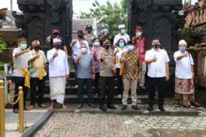 Kapolres Silaturahmi dengan Umat Hindu Kota Cirebon, Sekaligus Menyampaikan Pentingnya Prokes dan PPKM Mikro