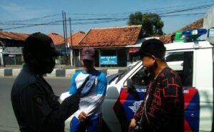 Jelang Malam Minggu Polsek Gunungjati Menggelar Patroli, Tegur 13 Pelanggar Prokes
