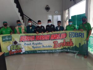 Aksi Bersih Bersih Masjid (BBM) Jakarta Barat Membawa Berkah