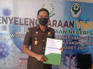 Kejaksaan Negeri Samosir mengikuti Vaksinasi Covid-19 Tahap I