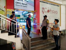 Cegah Penyebaran Virus Covid-19, Bhabinkamtibmas Polsek Lemahwungkuk Sasar Lokasi Keramaian dan Tempat Wisata