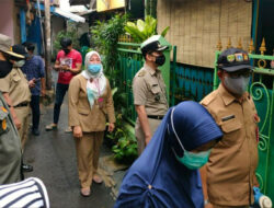 Vaksinasi Lansia Tiga Pilar Cikini Jemput Bola ke Rumah Warga