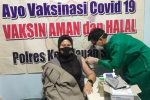 Bhabinkamtibmas & Tenaga Medis Polres Kep Seribu  Hari Ini Divaksin Corona Vac Biofarma