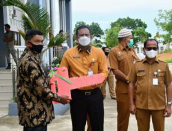 Pemkab Aceh Timur Serahkan 50 Unit Sepeda Motor Untuk Keuchik dan Mukim