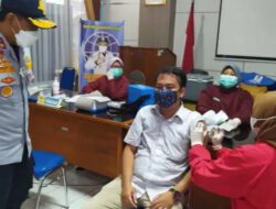 Ratusan Pengemudi Angkutan Umum dan Online di Kota Cirebon Divaksin