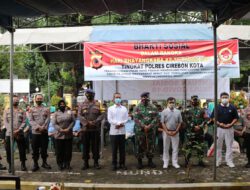 Sambut HUT Bhayangkara ke-75, Yayasan Budha Suci Gandeng TNI – Polri Gelar Baksos Bagikan Beras Sebanyak 15 Ton