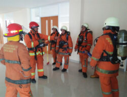 Pelatihan Pemadaman Kebakaran Dini Diberikan Kepada Warga Rusun Marunda